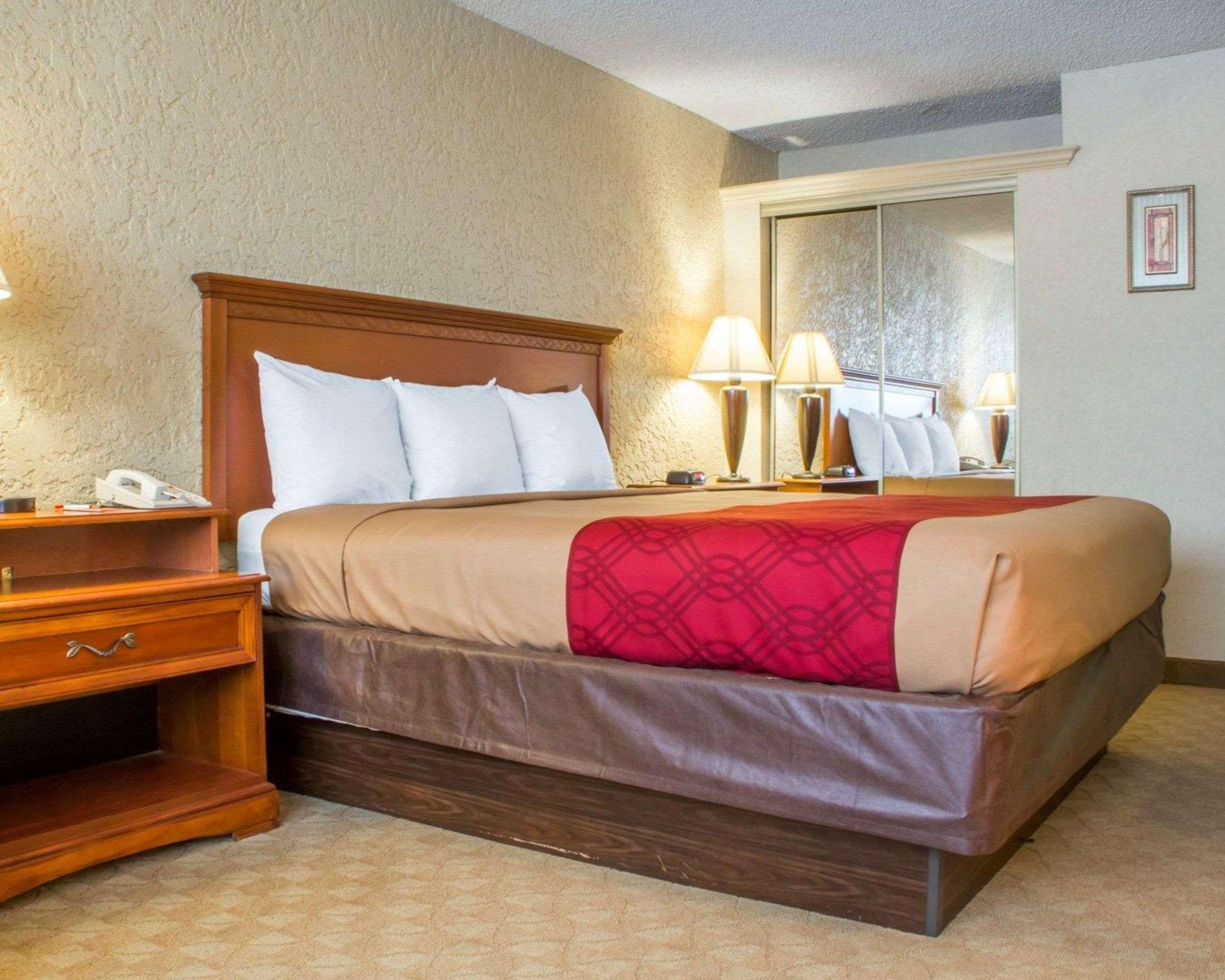 Econo Lodge Broken Arrow-Tulsa Kültér fotó